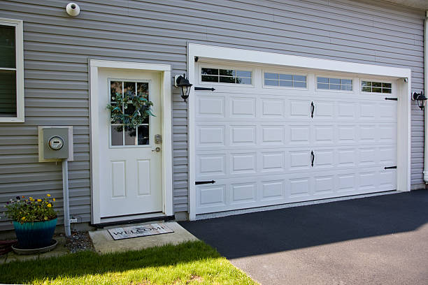 24/7 Emergency Garage Door Panel Replacement experts in Hugo, OK